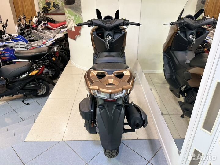 Макси-скутер Vento Max 200