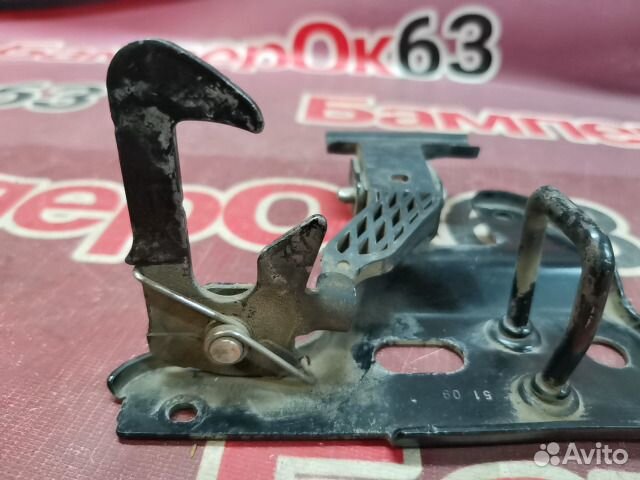 Замок капота передний Audi A6