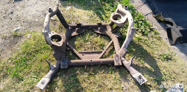 Ренж Ровер Вог 3 подрамник передний