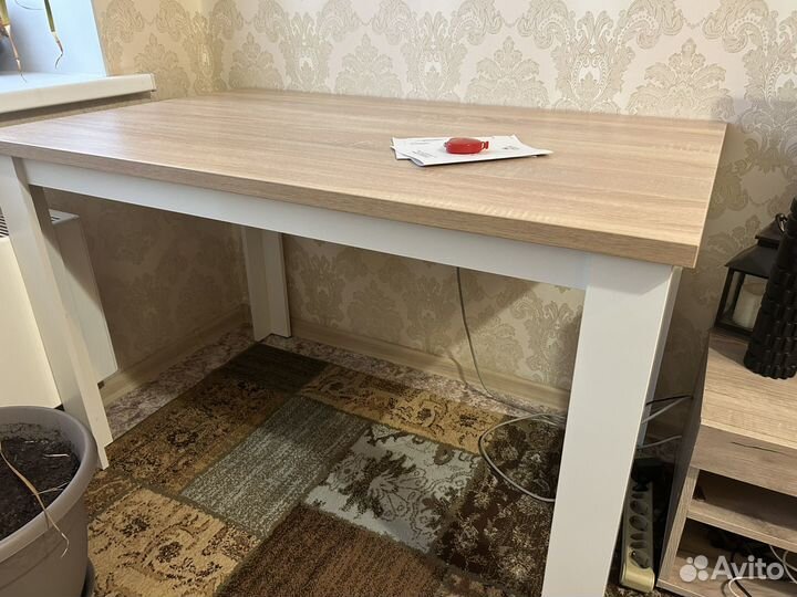 Продам кухонный стол