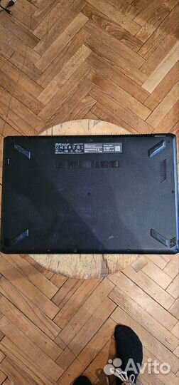 Ноутбук asus m570d