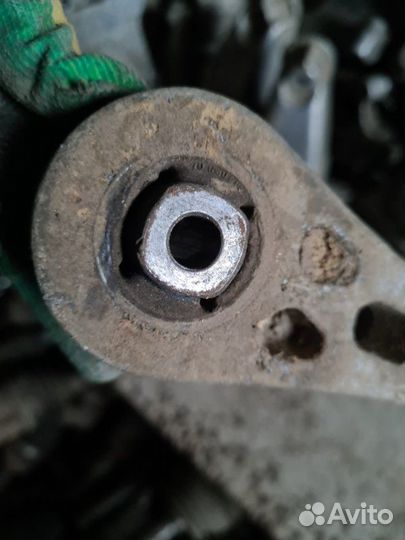 Подушка двигателя Skoda Yeti 2011