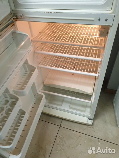 Холодильник стинол 242Q