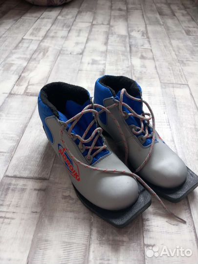 Лыжные ботинки