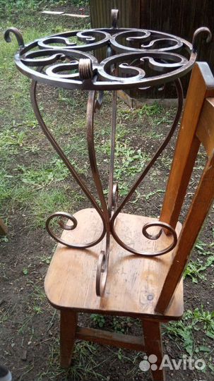 Кованые подставки для цветов