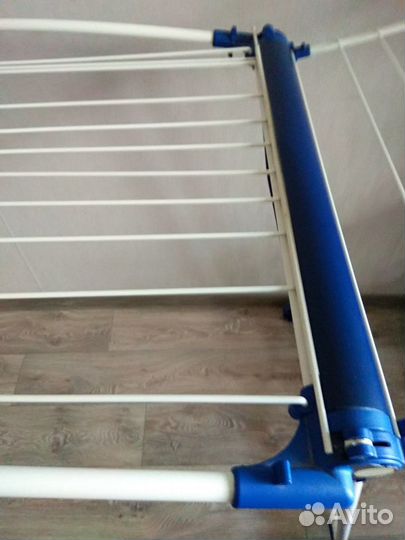 Сушилка на колесах складная