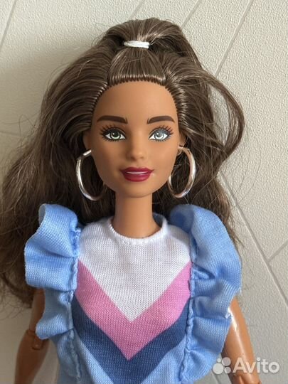 Кукла барби фэшионистас 121 на теле барби йога