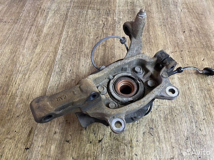 Кулак поворотный правый Теана J31 Nissan Teana