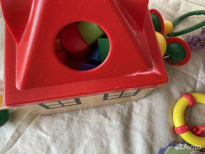 Развивающие игрушки погремушки дом Икея пакетом