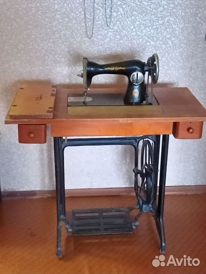 Швейная машина ножная