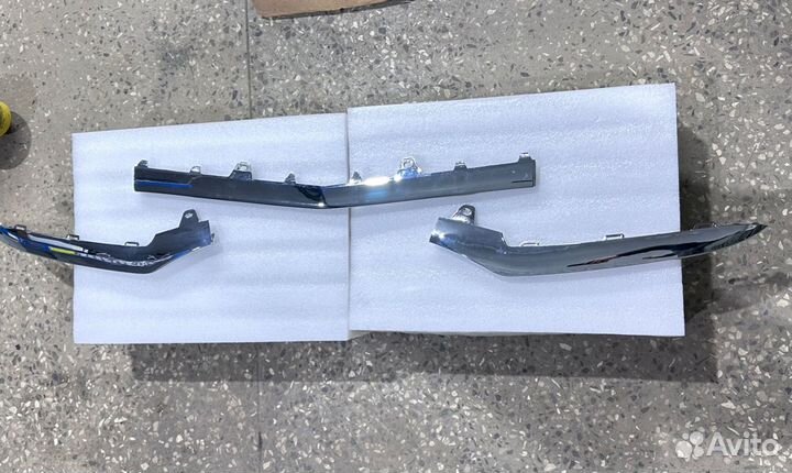 Хром переднего бампера Mercedes-Benz E-Класс W212