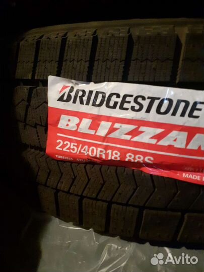 Bridgestone Blizzak VRX 225/40 R18 88S