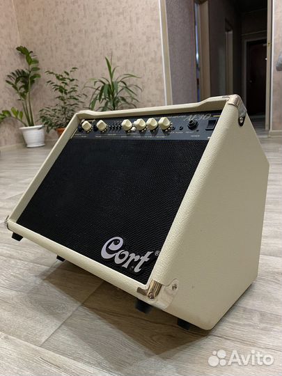 Комбоусилитель для акустической гитары cort AF30