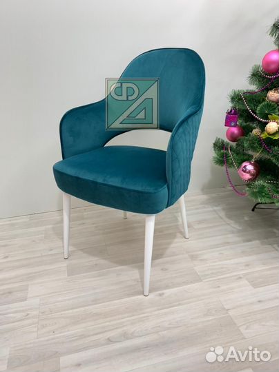 Стул со спинкой