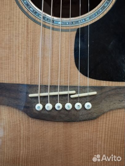 Акустическая гитара