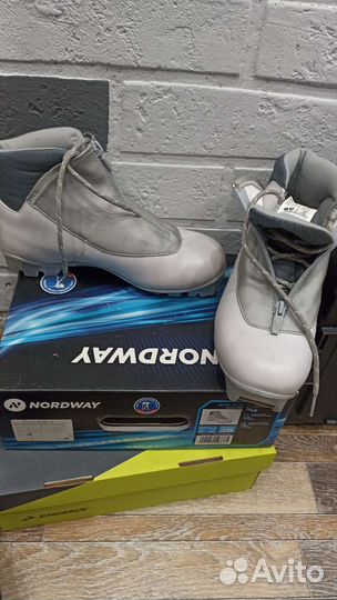 Лыжные ботинки