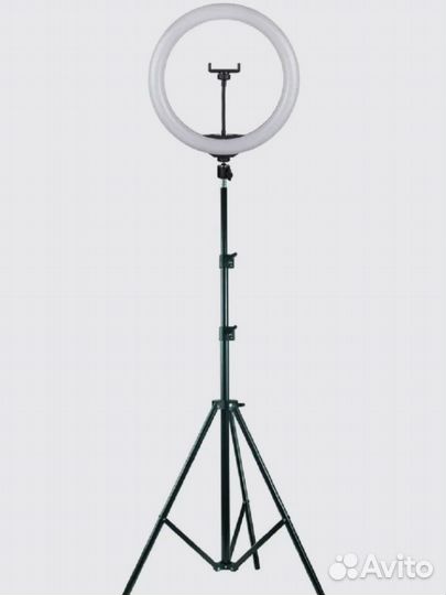 Кольцевая RGB лампа MJ-33 имеет диаметр 33 см