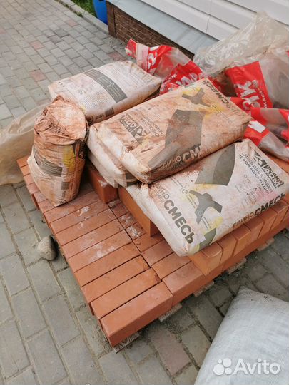 Кирпич красный полнотелый 101 шт