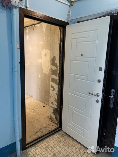 Входная дверь