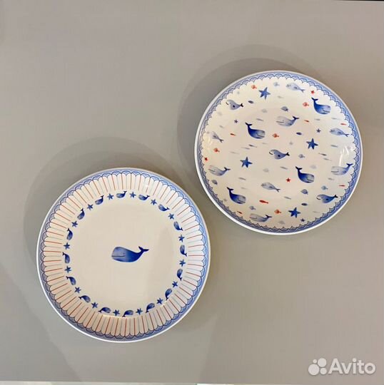 Две тарелки с китами, керамика, 20,5 см