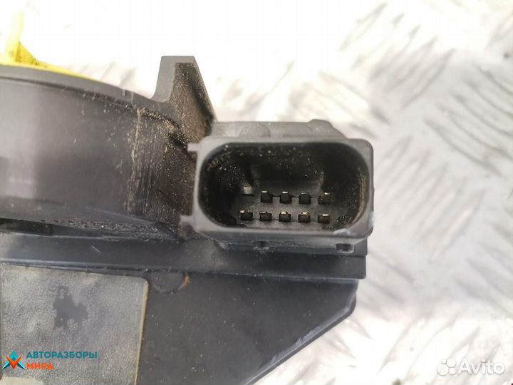 Замок двери задней левой Cadillac SRX 2 2012