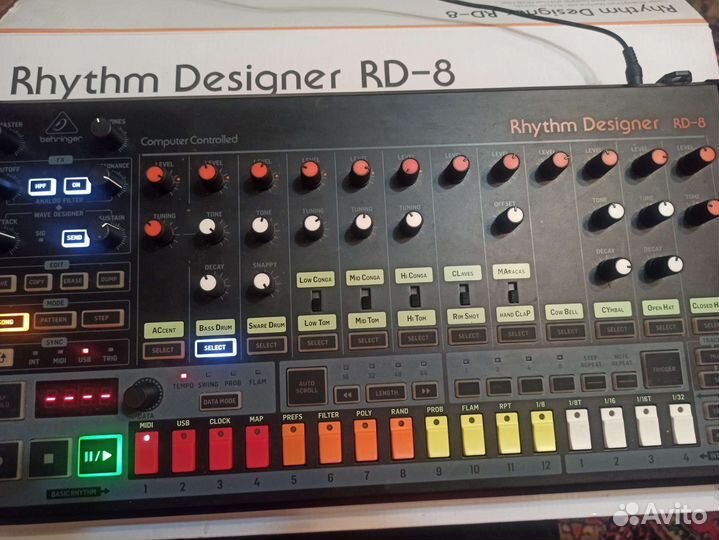 Аналоговая драм машина Behringer RD-8