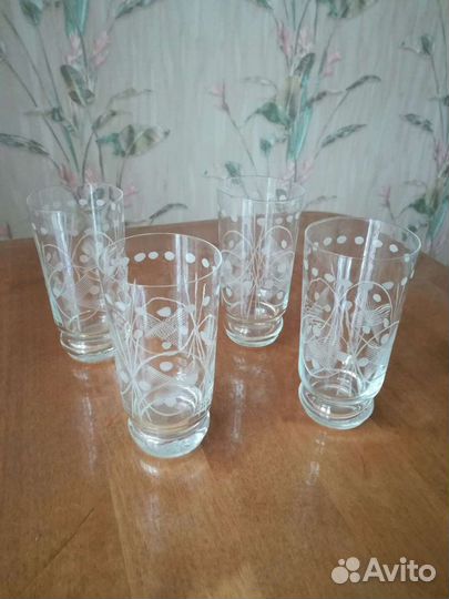 Стаканы, вазочка