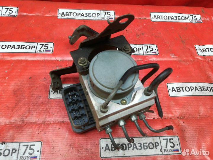 Блок abs Toyota Mark X GRX120 4grfse 2004