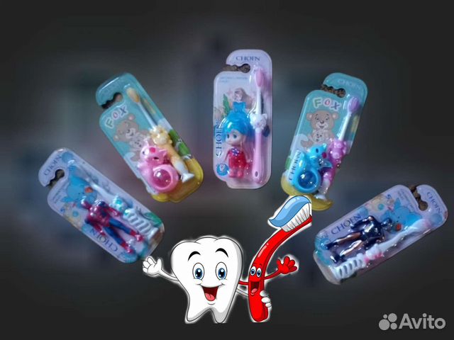 Детские зубные щетки с игрушкой