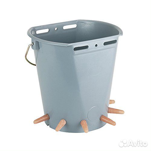 Ведра для кормления телят, козлят