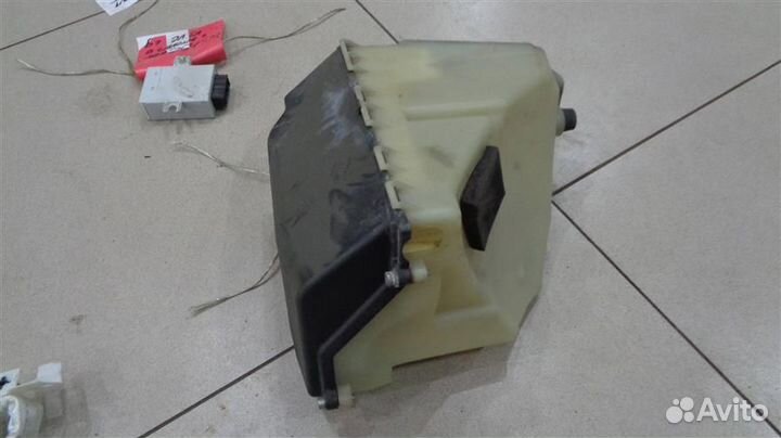 Корпус блока предохранителей подкапотного BMW 3-S