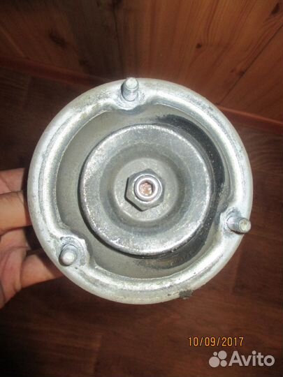 Стойка амортизатора правая BMW 7 E 65 66