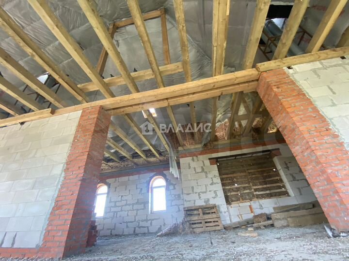 Дом 412 м² на участке 18 сот.