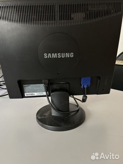 Монитор Samsung SyncMaster 943N 19