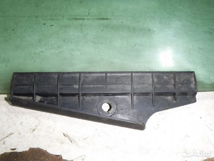 Стекло двери передней левой Audi 80 B3