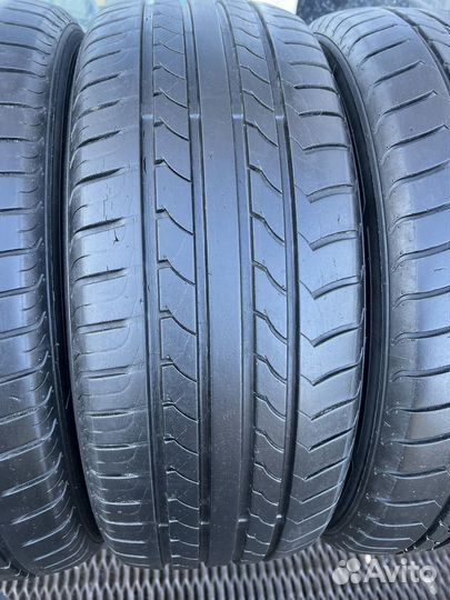 Maxtrek Maximus M1 215/55 R17 98V