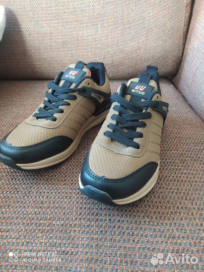 Кроссовки 37 размер новые