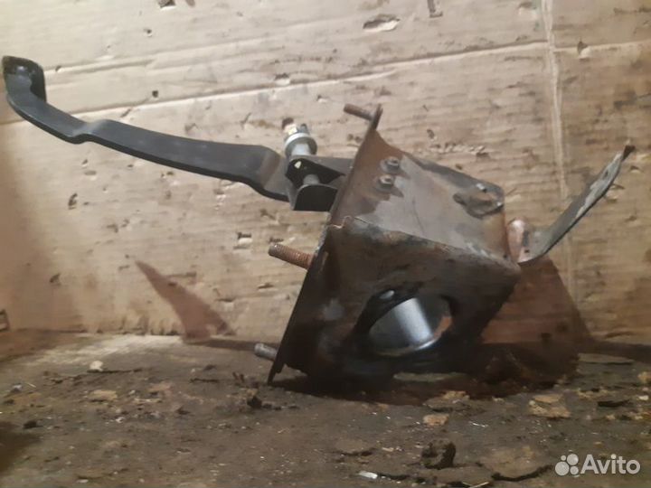 Педаль тормоза LADA Priora