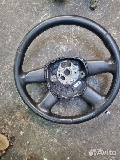 Руль audi a4 b8 a5 8t в хорошем состоянии