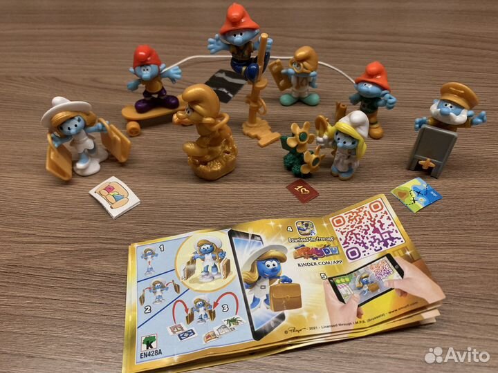 Киндер сюрприз Золотые смурфики 2022 года