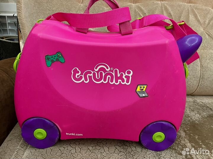 Детский чемодан на колесах trunki