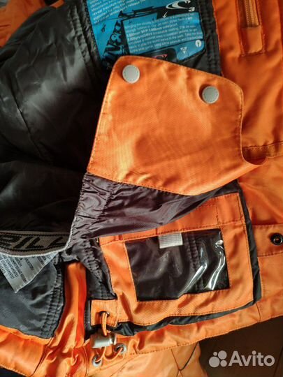 Сноубордическая куртка