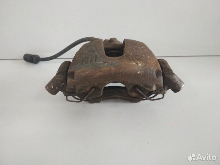 Суппорт передний правый Ford Focus 2