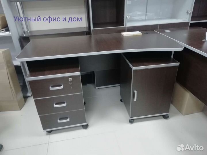 Столы компьютерные