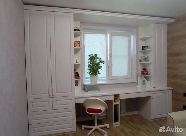 Рабочая зона у окна