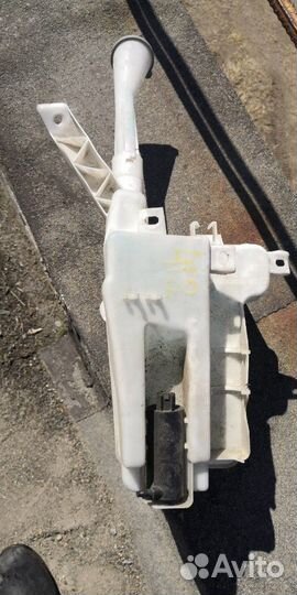 Бачек стеклоомывателя Teana J32