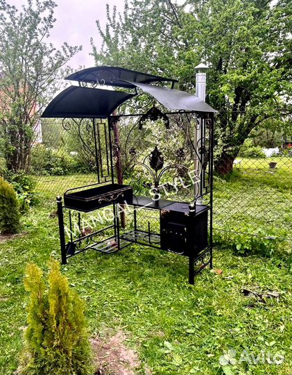 Мангал с крышей