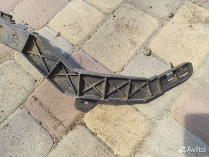 Крепление бампера Opel Meriva b