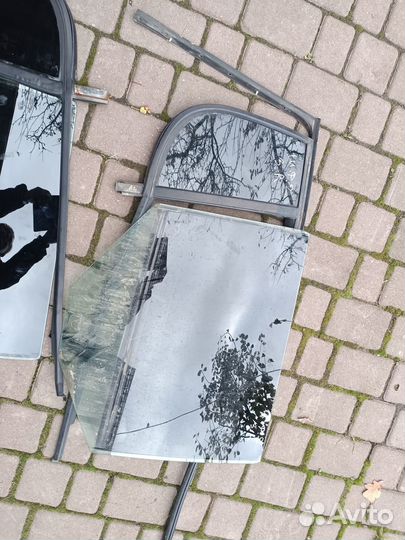 Стекло задний правой двери Skoda Fabia 2 2007-2015