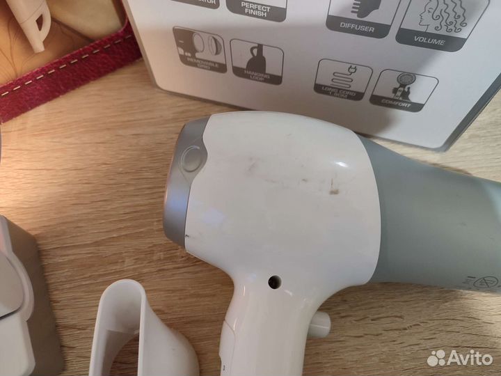Фен Rowentaс диффузором и зеркалом